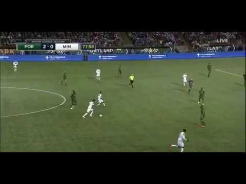 Christian Ramirez scores Minnesota United's first MLS goal vs the Portland Timbers