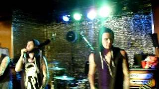 Stereos concert Throw ya hands up