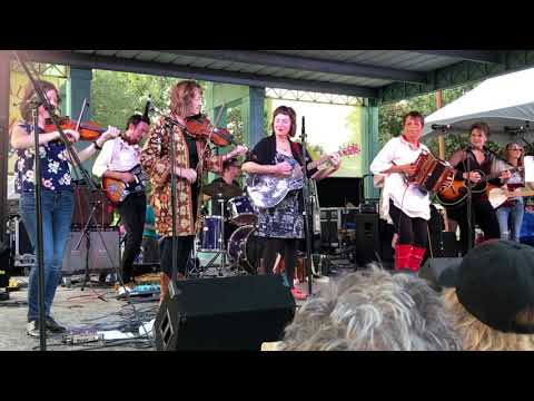 Festivals Acadiens 2019: Bonsoir Catin with Magnolia Sisters - "Flammes d'Enfer"
