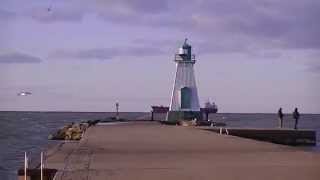 preview picture of video 'Port Dalhousie Pier - Port Dalhousie, Ontario'