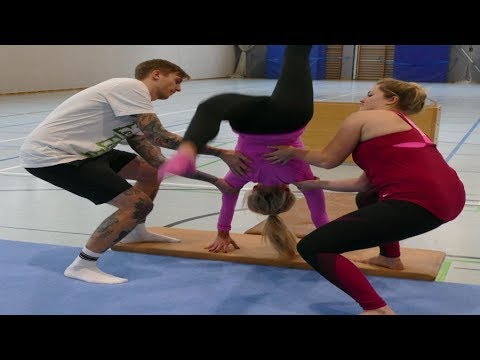 Schrittüberschlag vom Kastenoberteil mit Partnerhilfe (4)