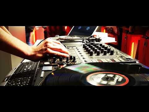 Chrysus feat. Solar Scape - Massive (Original Mix)