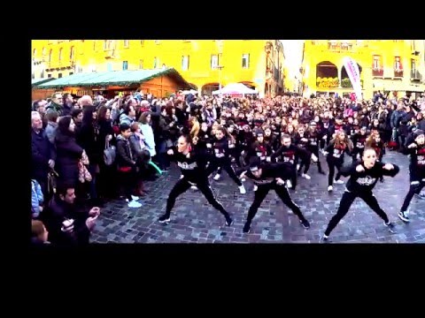 FlashMob2016 - Sweet Devils hip hop School
