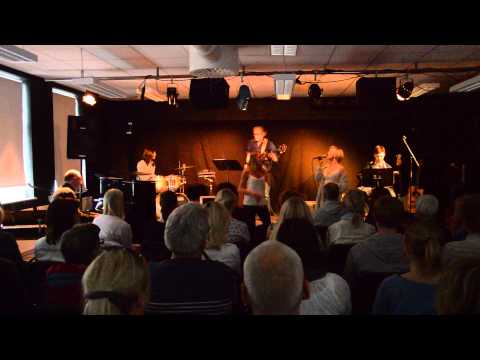 Felicia Cronholm och Emma C Karlsson - Hooked on a feeling/Satellit