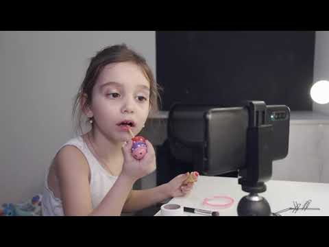 Childhood nowadays in 11 seconds