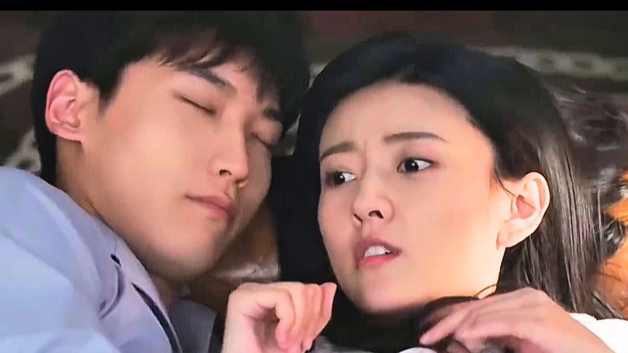 ELES BEBERAM DEMAIS E BATERAM PALMAS A NOITE TODA! ACORDARAM SEM SABER OQUE ACONTECEU!