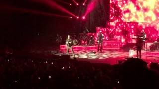 Chris Young &quot;Christmas (Baby Please Come Home)&quot; 12-9-16