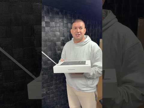 Mi-am cumpărat laptop nou de pe Facebook 😂😂😂