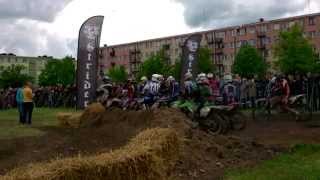 preview picture of video 'VI Zlot motocyklowy - Opoczno 11.05.2014 - Zawody motocross'