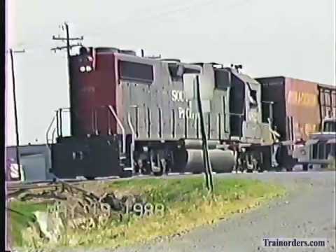 Classic Railroad Series 350 - SP 4829 performing a Flying Switch at Stuttgart, AR May 19, 1988