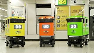 Japonya, Shinjuku İstasyonu'nda mobil robot çöp kutularını deniyor