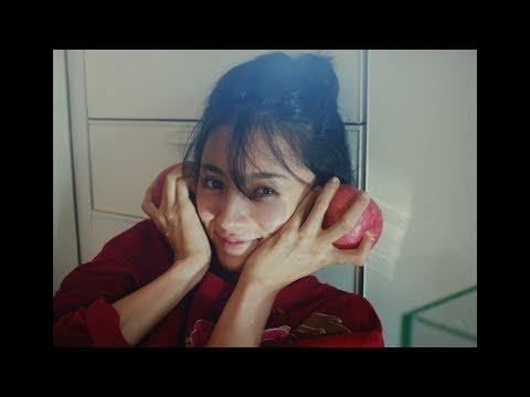 『Tiny Dancer』Music Video のサムネイル