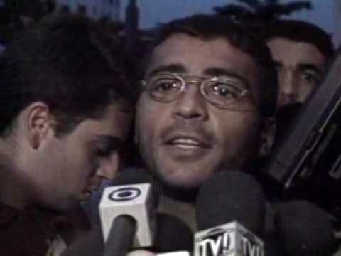 Em 1999, presidente do Flamengo rescinde contrato de Romário