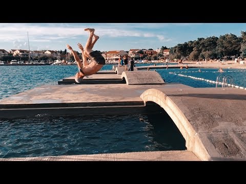 44 v klidu - 44 v klidu - Hlavou dolů (2017) official video