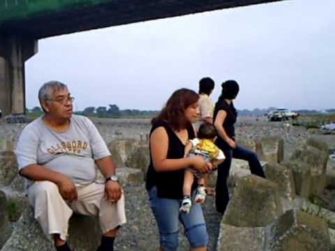 tato y lidia  en el rio 027