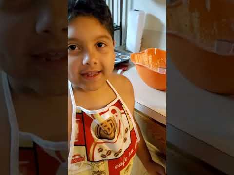 Making Cupcakes 🧁 😋