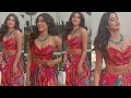 Baapre ये तो ब्रा ही नही पहनी Jahnvi Kapoor Flaunts Her Cleavage W