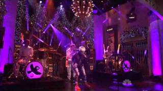 Robyn - Call Your Girlfriend (Live on SNL)