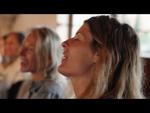Prayer of the Mothers - Loes Swinkels & Vrouwen voor Vrijheid (Official Video)