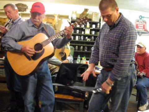 John Hardy - Elvis Doolin plays the spoons - Rosine KY Bluegrass Music