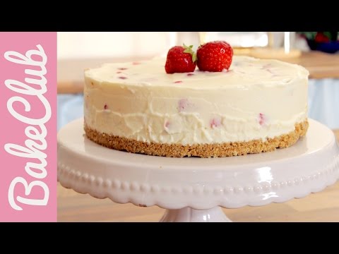 Erdbeer-Mascarpone No Bake Cake | BakeClub