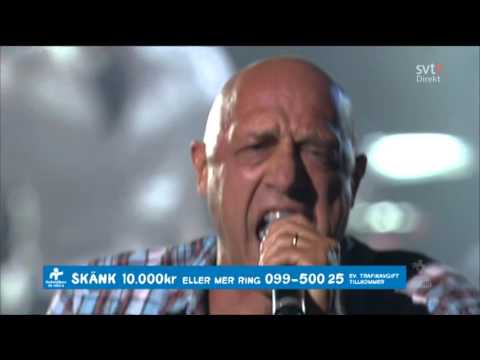 The Hives och KSMB - Tänker på dig @ hela Sverige skramlar, Globen, Stockholm 2015