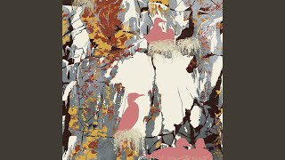 Einn í fullu bjargi af fuglum