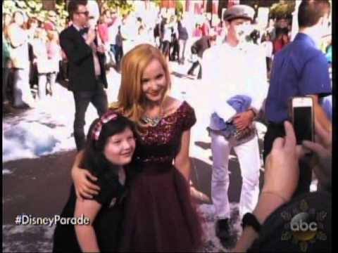 Disney Parks Christmas Day Parade 2013 4/11