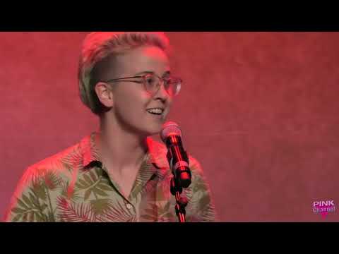 Pride Night 2022 - Poetry Slam mit Ella Anschein - "Ich mache jetzt meine Klappe auf …"