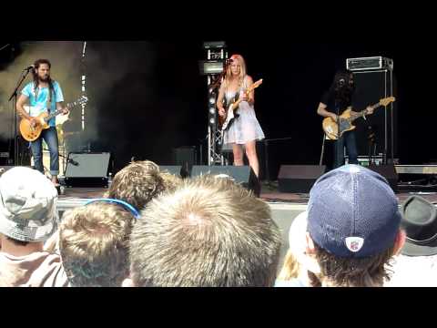 When I'm Alone By Lissie -Glastonbury Park Stage