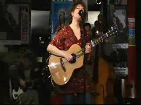 Emma Black - 6 o'clock @ Desmet live