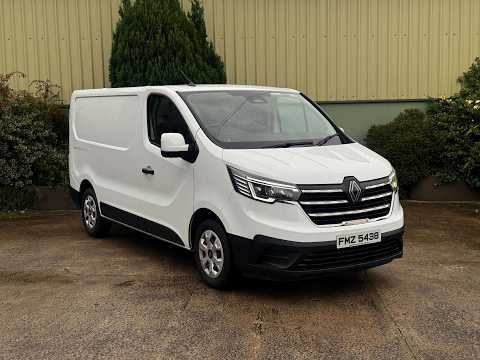 Renault Trafic 2024, 2.0L, Ply Lined - Image 2