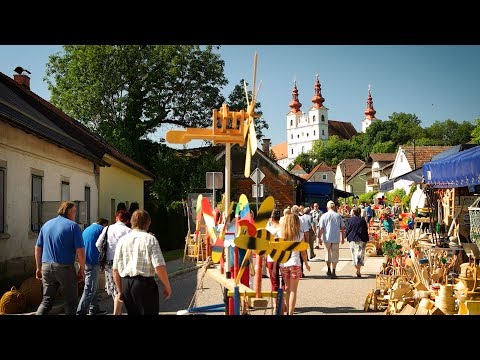 Blagoslov obnovljenih baročnih zvonikov v Sveti Trojici v Slovenskih goricah 2017