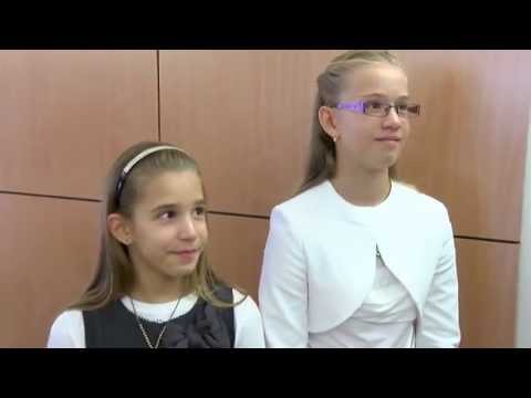 Kozármisleny város díjazottjai 2014. - Ákoshegyi Eszter és Ákoshegyi Dóra