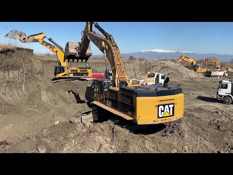 Caterpillar 385C Excavators And Liebherr 974 Loading Trucks - Sotiriadis/Labrianidis Constructions