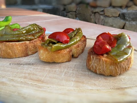 Bruschette con friggitelli e pomodorini