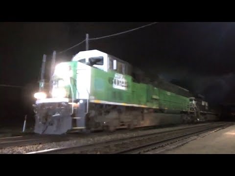 Former BN SD60M leads CP 280 through Rondout, IL! 12/21/18