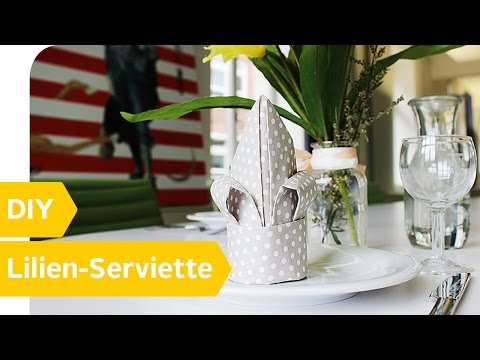Servietten falten: Die Lilie – DIY Anleitung | Roombeez – powered by OTTO