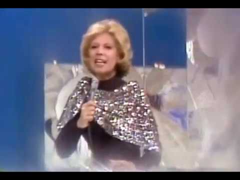 Dinah Shore - You've Gotta See Mama Ev'ry Night (1974)