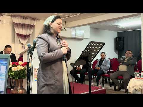 Sora maria lauda pe Dumnezeu