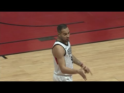 Davion Berry sinks the shot at the buzzer