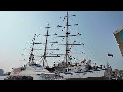 Во Владивостоке открыли навигацию для катамарана «Москва»