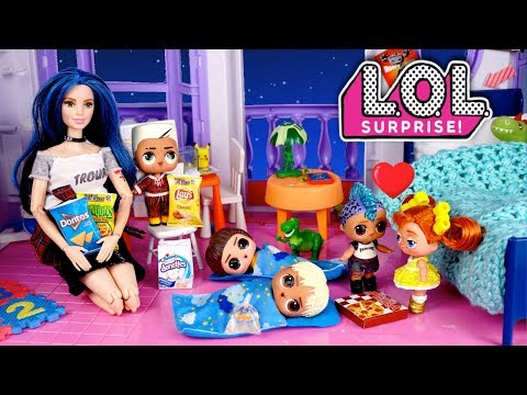 Barbie LOL Family Sleepover Evening Routine
