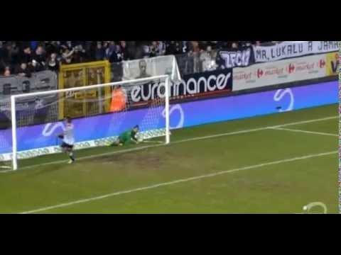 Hilarious blooper of Bajkovic in Lierse - Charleroi 20-12-2014