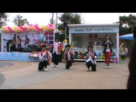 [120114] Beatri2 - Boyfriend @ Royal Flora