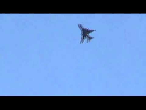 تحليق للطيران الحربي التابع للنظام فوق معرة النعمان في محافظة إدلب