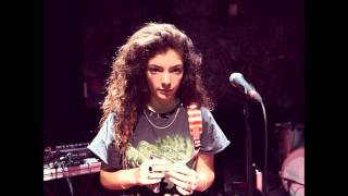 Lorde singing &quot;Use Somebody&quot; by Kings of Leon live at 12 years old (Radio NZ)