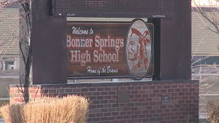 Kansas school districts closing due to COVID-19 cases