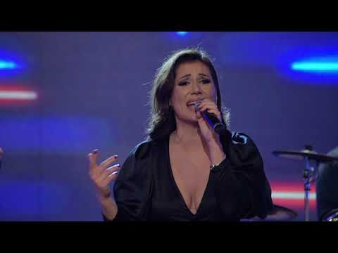Irena Veljovska i Grupa Molika - Majstore majstore (Art Studio Production Live TV Show)