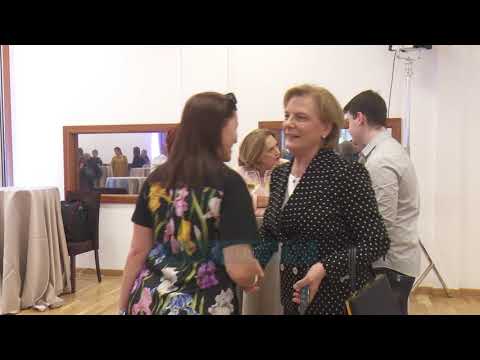 Leskaj sjell “Politika si ide”/ Ish-nënkryetarja e Kuvendit prezanton librin e saj - Vizion Plus